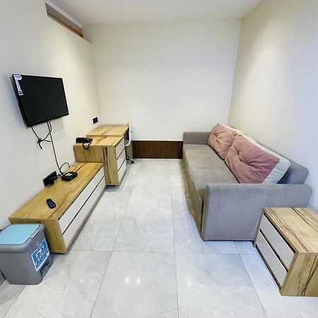 Stayez Studio Apartments Indore Dış mekan fotoğraf