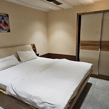 Stayez Studio Apartments Indore Dış mekan fotoğraf