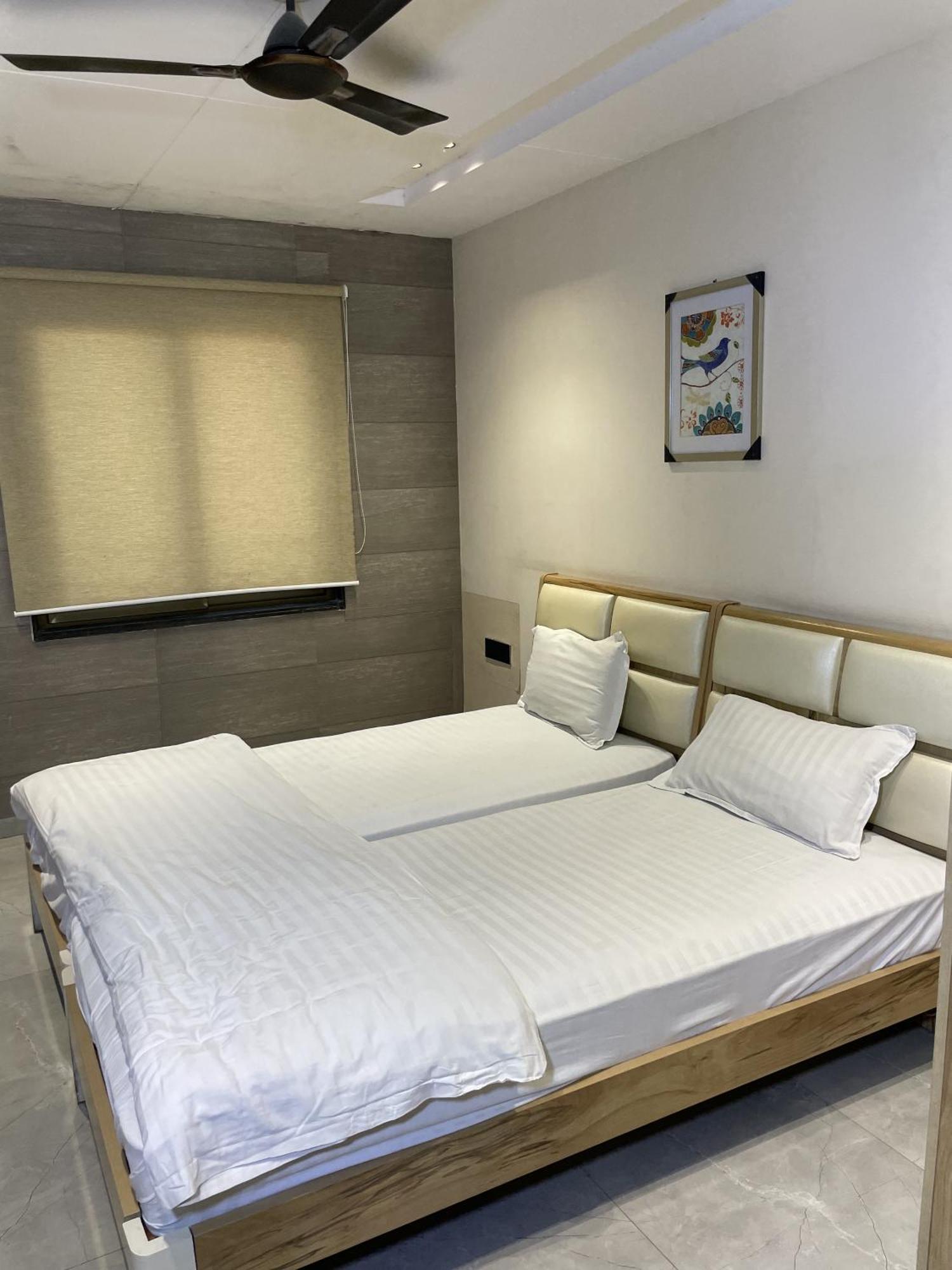 Stayez Studio Apartments Indore Dış mekan fotoğraf