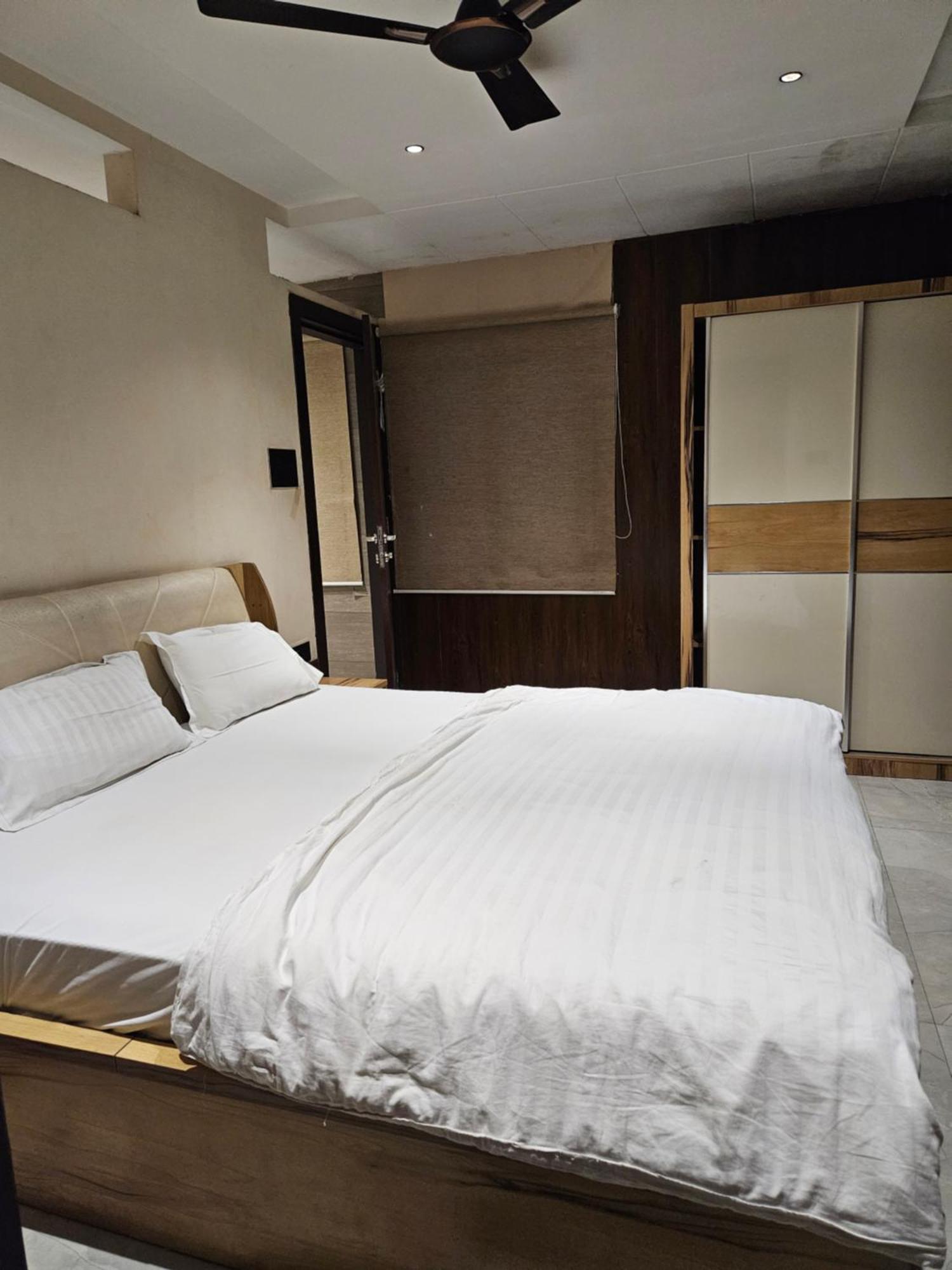 Stayez Studio Apartments Indore Dış mekan fotoğraf