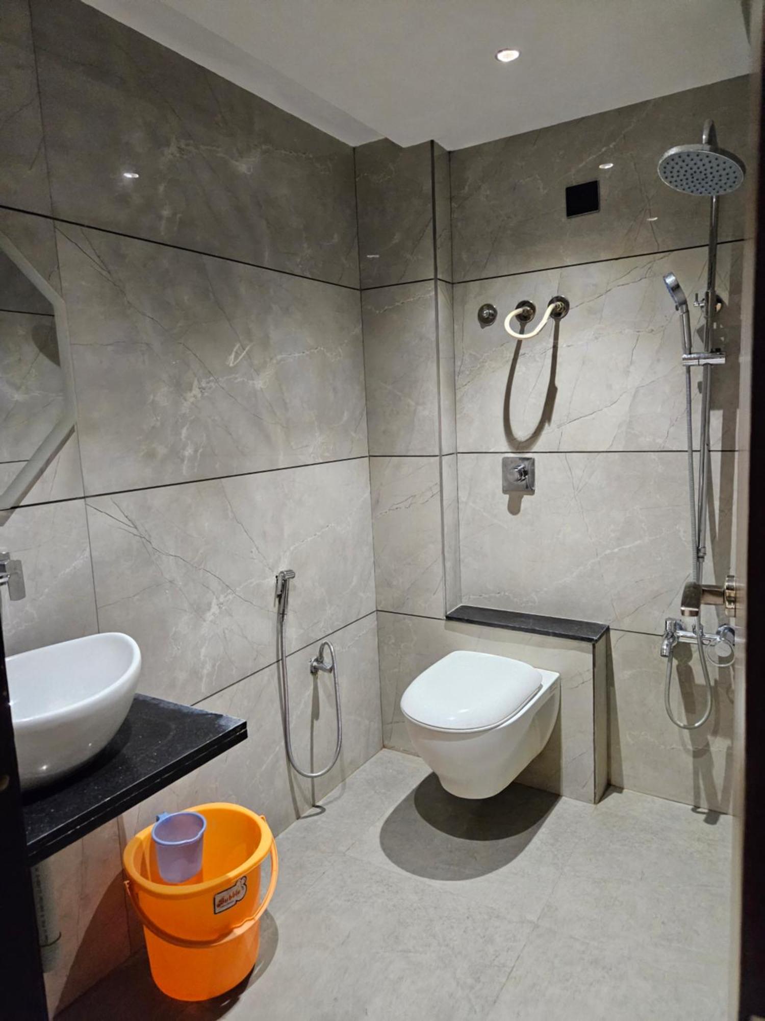 Stayez Studio Apartments Indore Dış mekan fotoğraf