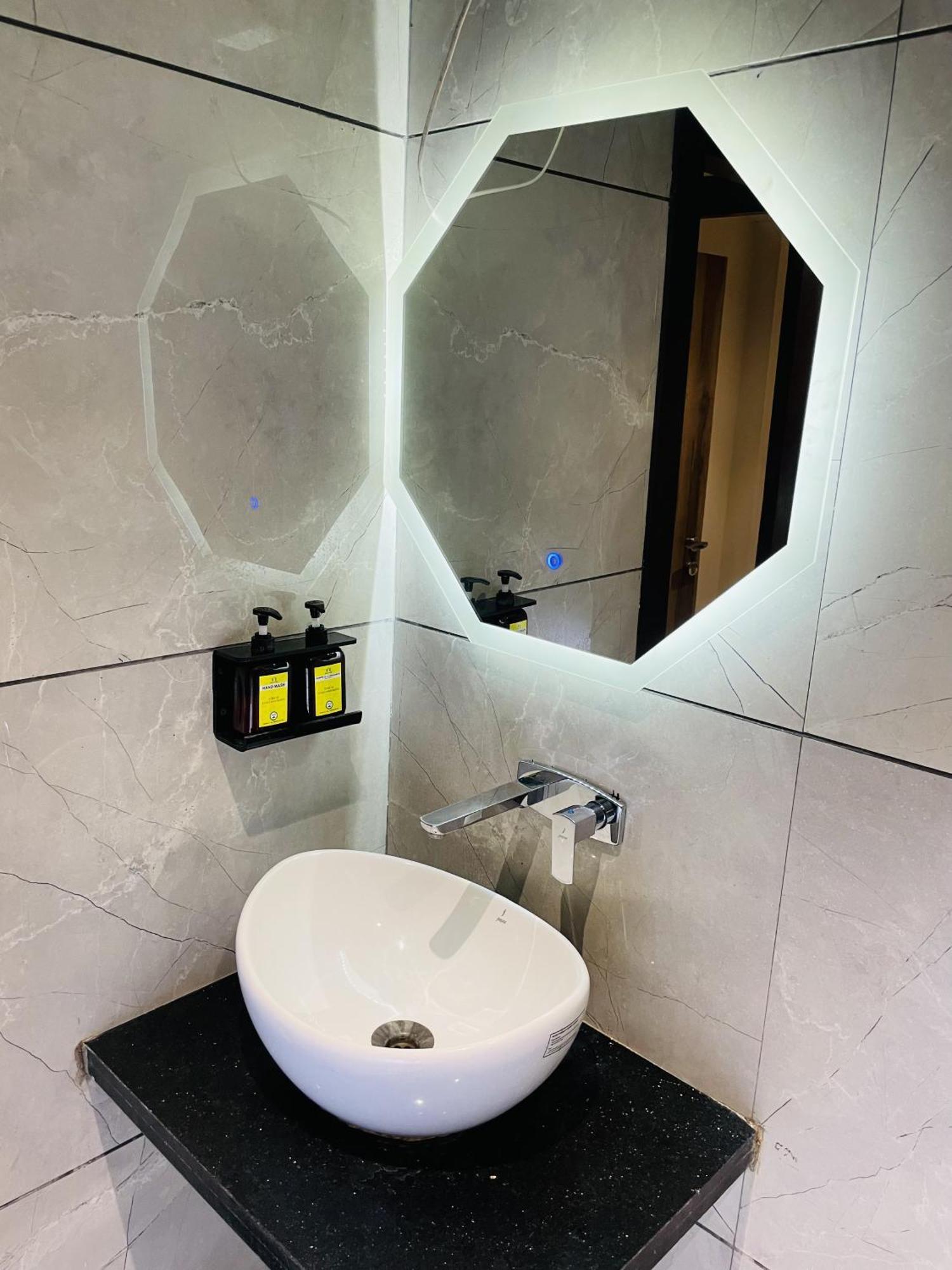 Stayez Studio Apartments Indore Dış mekan fotoğraf