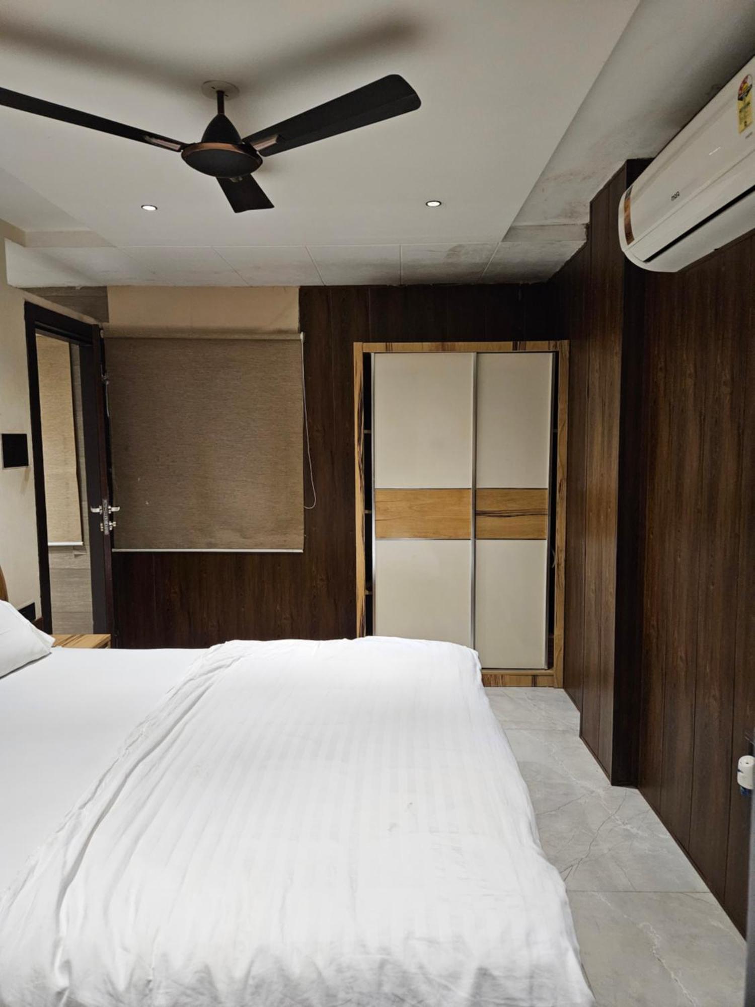 Stayez Studio Apartments Indore Dış mekan fotoğraf