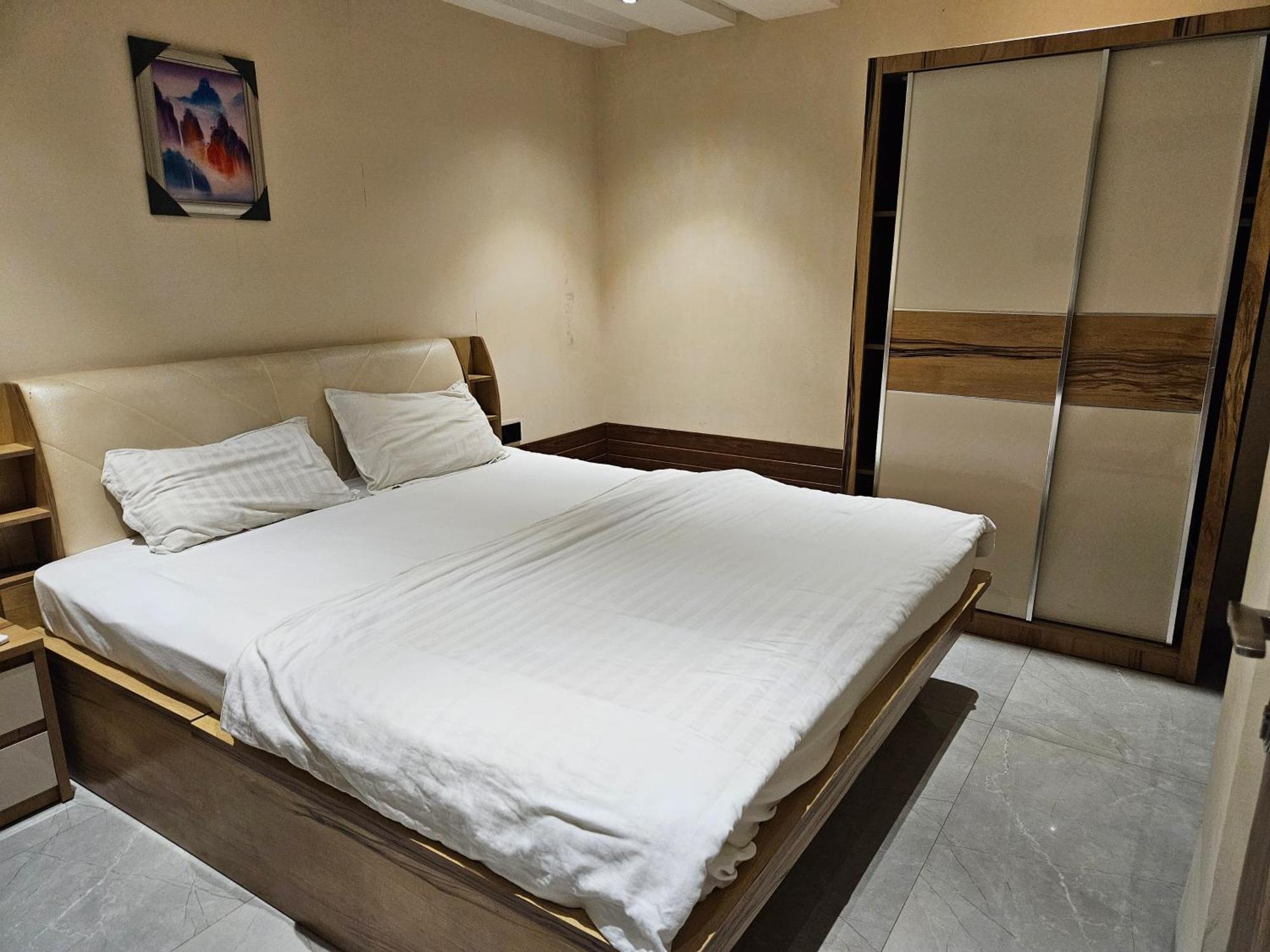 Stayez Studio Apartments Indore Dış mekan fotoğraf